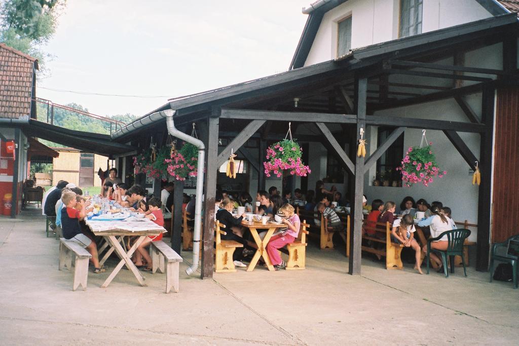 Vizimalom Kemping, Panzio Es Etterem Turistvandi Dış mekan fotoğraf